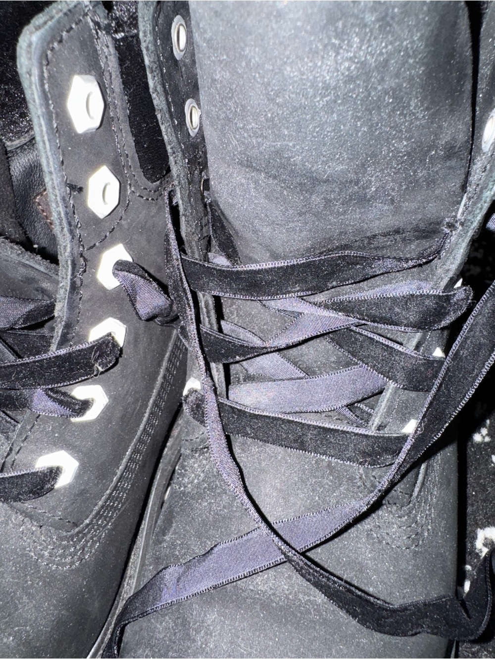 Timberland Black Boots with velvet cuff and laces - Picture 7 of 13